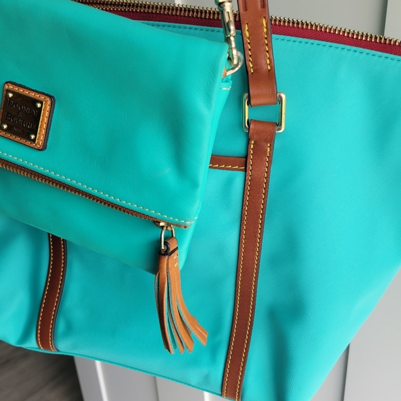 EUC Dooney and Bourke Tote - Picture 7 of 7